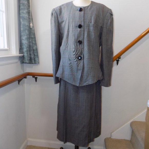 Classique Habits Black Printed Vintage Suit - Picture 2 of 9